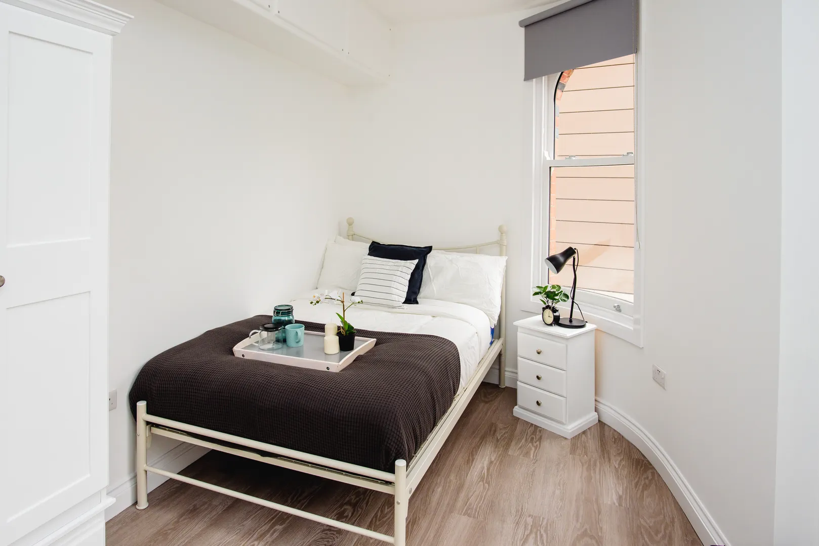 Flat C, 25 Lister Gate - Luxury 5 Bed City Centre Apartment - Image 10
